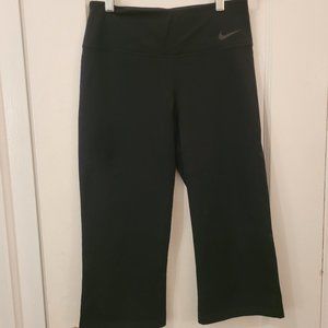 3/$20 Nike capri yoga crop pants